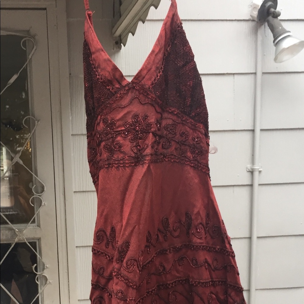 Boho flowy deep red chic dress